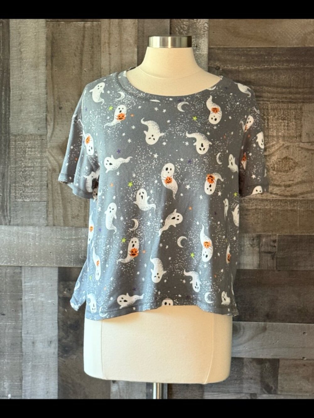 Gray Halloween ghost top medium stars moon Jack O'Lantern pumpkin spooky fall